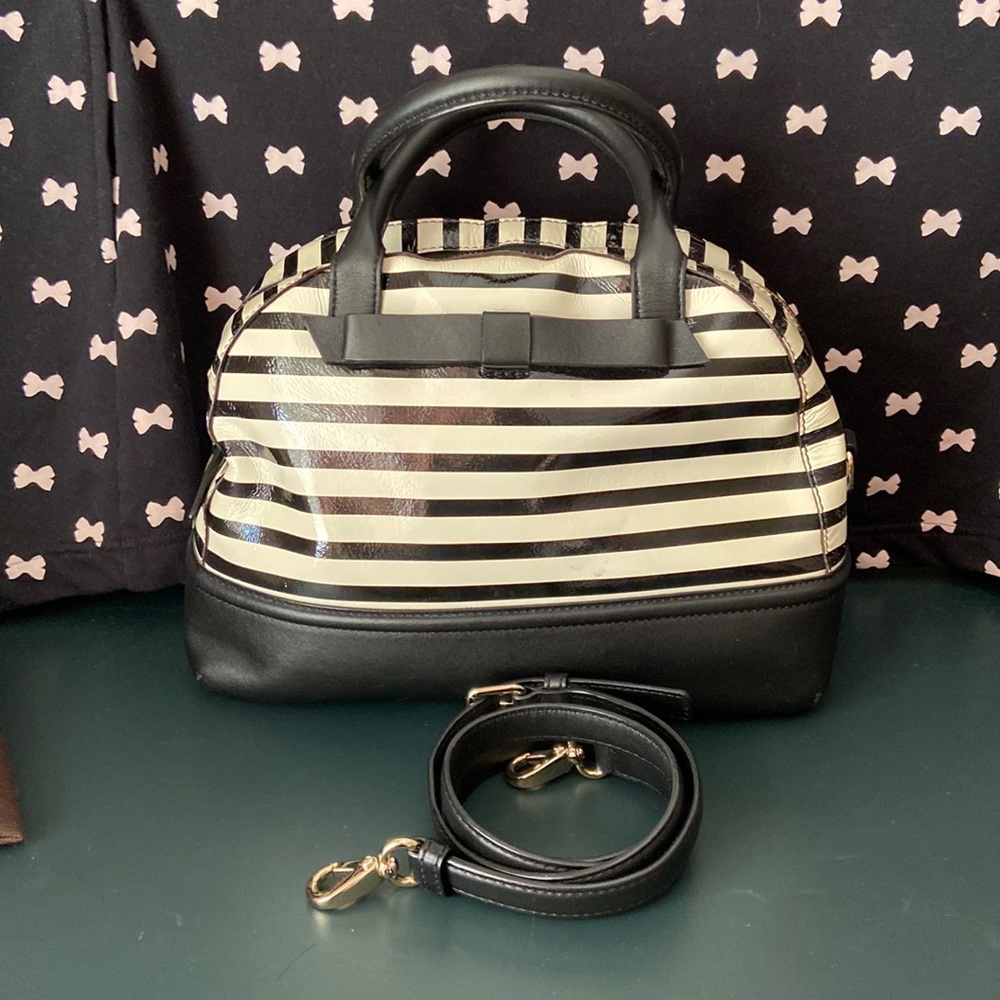 Kate Spade - bowling bag with black and white stripes